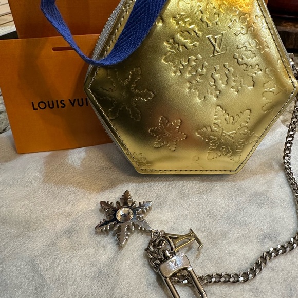 Authentic Louis Vuitton Gold Porte Monnaie Flocon Coin and Charm Pouch - Picture 2 of 13